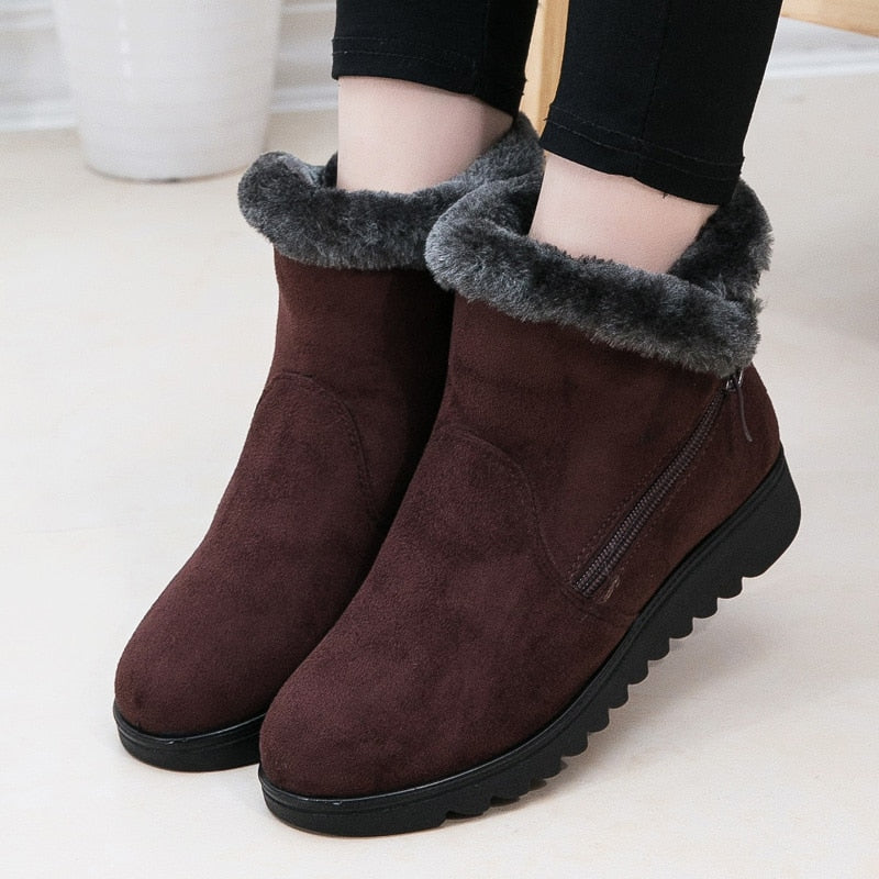 Bota de Inverno Forrada com Pelos